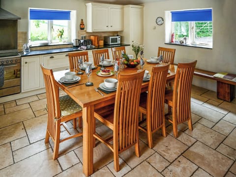 Kitchen/diner | Lower Trevorder Barns - The Mill House, Mount, nr. Bodmin