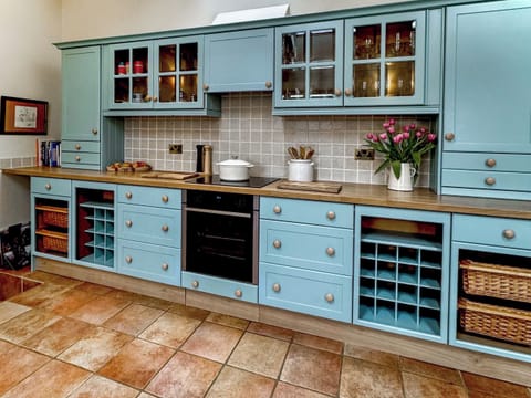 A very well stocked kitchen | Rubha Lodge, Shieldaig