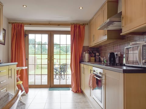 Well-equipped fitted kitchen | The Ploughmans - Loch Lomond Farm Cottages, Balfron Station, near Stirling