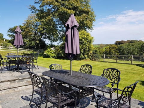 Sitting-out-area | Polmear Barn, Tregoodwell, Camelford