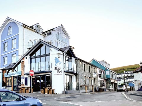 Surrounding area | Seascape, New Quay