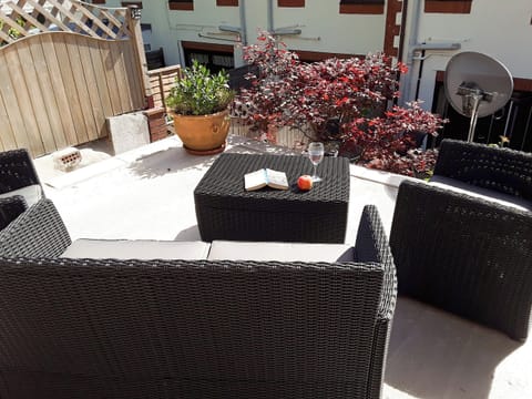 Furnished patio area | Llamedos, Llandudno