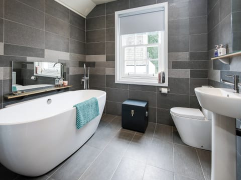 Wonderful bathroom with free standing bath | Knocktinkle - Gatehouses of Fleet, Gatehouse of Fleet