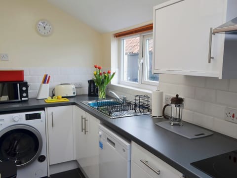Kitchen | Brier Dene End Cottage - Brier Dene Farm Cottages, Old Hartley, near Whitley Bay 