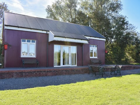 Lovely holiday cottage with sitting out area | The Station House - Brockford Railway Sidings, Brockford, near Stowmarket