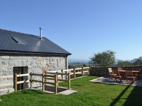 Garden | The Granary - Tyddyn Iolyn, near Criccieth