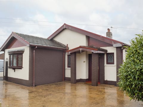 Attractive holiday home | Sea Breeze, The Mumbles