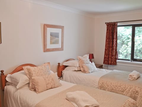 Twin bedroom | Long Mynd, Ambleside