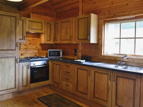 Kitchen | Sun Rise Lodge No. 10, Llanbedr