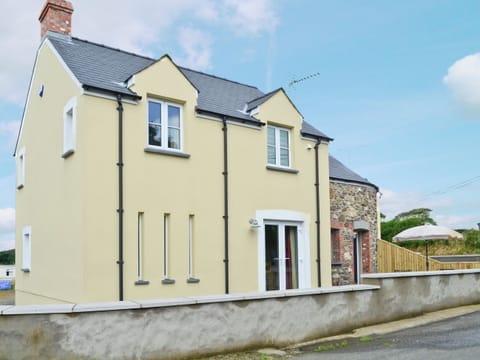 Exterior | Cart-Tws Bach, Treffynnon, nr. St Davids