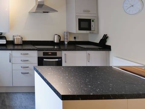 Well fitted and equipped kitchen | Old Milverton, Grassington