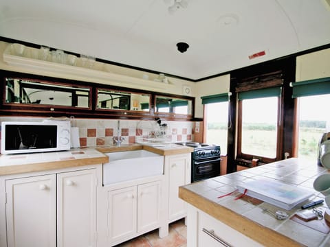 Kitchen | Brockford Railway Sidings - Railway Carriage Two, Brockford, nr. Stowmarket