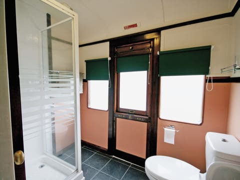 Bathroom | Brockford Railway Sidings - Railway Carriage Two, Brockford, nr. Stowmarket