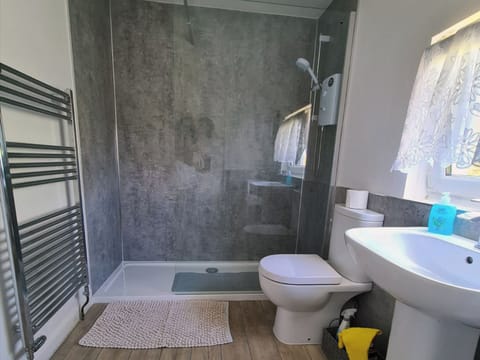 Shower room | Beck Cottage, Colby, Appleby-In-Westmorland