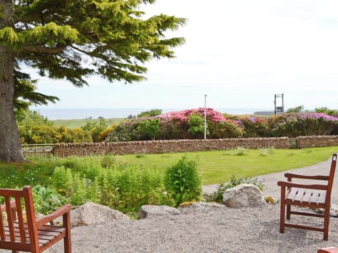 Sitting-out-area | Drummuie House, Golspie