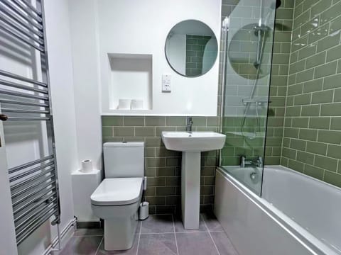 Bathroom | 10 Elm Court - Greta Grove Apartments, Keswick