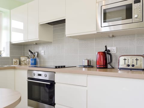 Well-equipped fitted kitchen | Hazeldene - Murton Farm, Murton, near Swansea