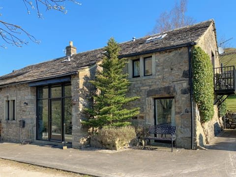 Stone built barn conversion | Hilltop Barn, Starbotton, near Skipton