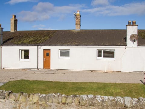 Charming seaside cottage in the Northern Highlands | Sheaf Dale, Portmahomack, near Tain