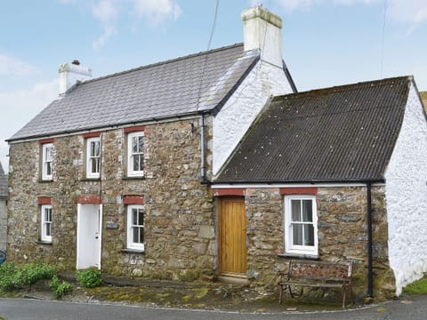 Exterior | Trem-Y-Don Cottage, Trefin, nr. St. David&rsquo;s