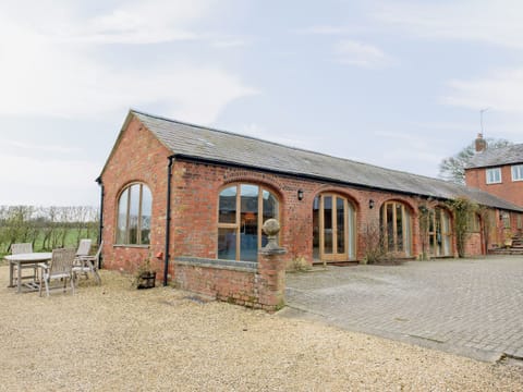 Surrounded by unspoilt countryside | The Stables, Weedon, near Daventry