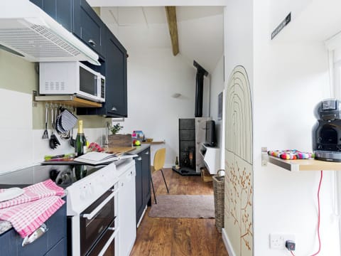 Contemporary styled kitchen area | Bailey&rsquo;s Barn, Bonsall, near Matlock