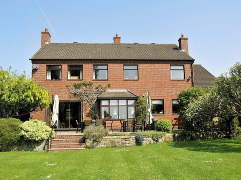 Spacious holiday home | Field House, Baschurch, near Shrewsbury