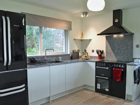 Immaculately presented kitchen/dining room | Summit, Oban