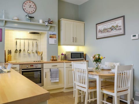 Delightful kitchen/ dining room | Poppy Cottage, Hebden, near Grassington