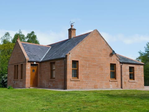 Ideal spacious bungalow | Perch Hall Cottage, Johnston Bridge, near Lockerbie