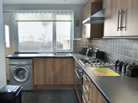 Well equipped kitchen | Harbour Walk, Amble, near Warkworth