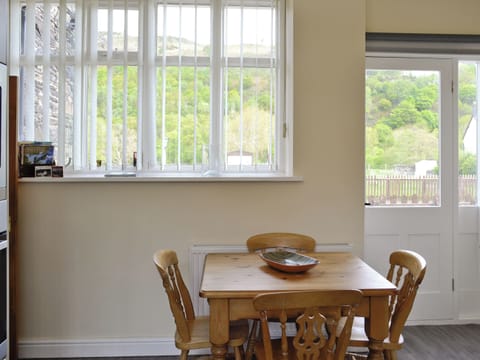 Convenient dining area in kitchen | Station House - Glyndyfrdwy Station Cottages, Glyndyfrdwy, near Llangollen