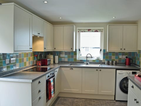 Tastefully modernised kitchen area | Oak House - Cysgod Y Coed Cottages, Llanrhaeadr, near Denbigh