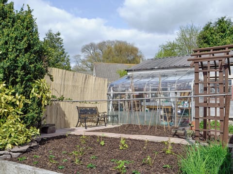 Additional well-maintained garden area | Three Views Bungalow, Talgarth, near Hay-on-Wye