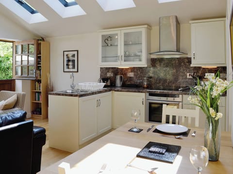 Open plan living/dining room/kitchen | Bodafon Bach, Capelulo, nr. Conwy