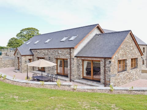 Exterior | Ffynnonmeredydd Cottages - The Stable, Mydroilyn, nr. Aberaeron 