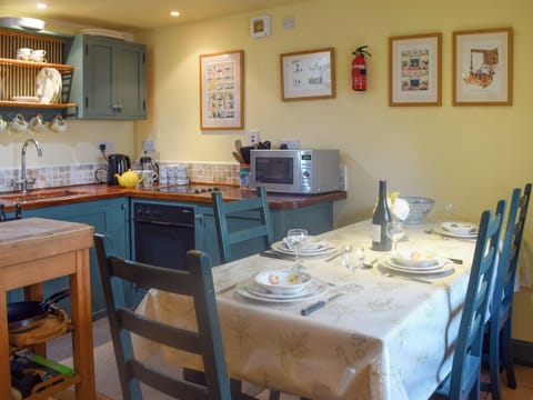 Dining Area | But ’n’ Ben - Ardura Estate, Nr Craignure, Isle of Mull