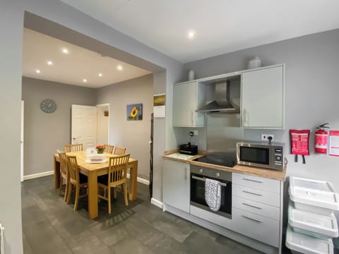 Open kitchen/ dining area | Ty Howton, Craig-Cefn-Parc, near Clydach