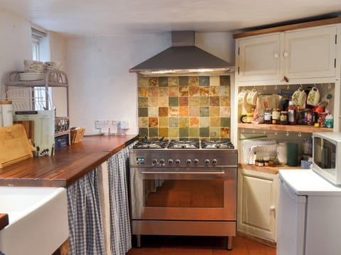 Kitchen | Blackberry Cottage, Kenton, near Exeter