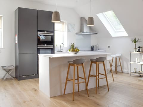Well-equipped kitchen with &lsquo;Kitchen Island&rsquo; | Kenmore Lodge, Balnaskeag, near Kenmore