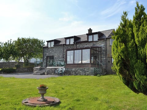 Attractive, detached barn | Bryn Hudol, Abererch, near Pwllheli