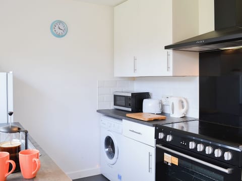 Lovely kitchen with range cooker | Achnaha, Ardentinny, near Dunoon