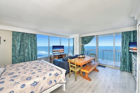 11th floor Ocean Front corner studio