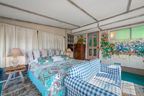 Garden Room
Bedroom #1