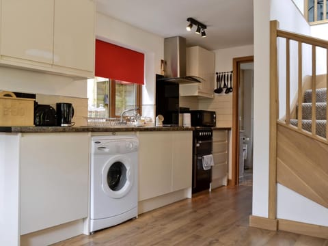 Open plan living/dining room/kitchen | Dove Cottage, Ampney Crucis, nr. Cirencester