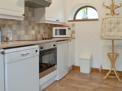 Well equipped kitchen area | Stables - Church Farm Cottages, Lower Gresham