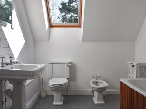 Bathroom | The Dell - Middlecombe Holiday Apartments, Middlecombe, Minehead