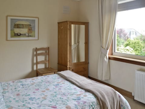 Comfortable double bedroom | Anchorage, Maidens