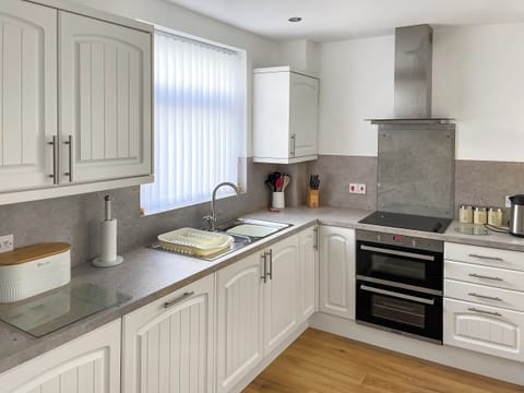 Kitchen/diner | Aidan, Seahouses