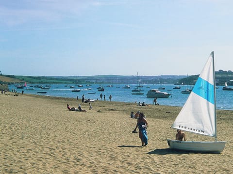 Instow&rsquo;s sandy beach | Weach Barton Granary, Westleigh, nr. Instow